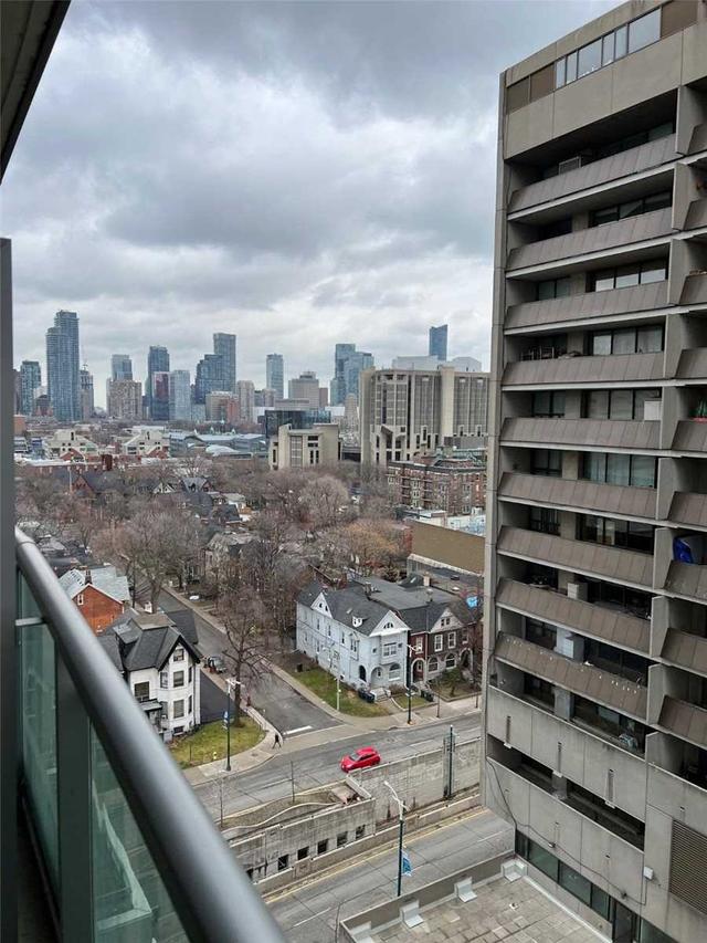 1302 - 736 Spadina Ave, Condo with 1 bedrooms, 1 bathrooms and 0 parking in Toronto ON | Image 3