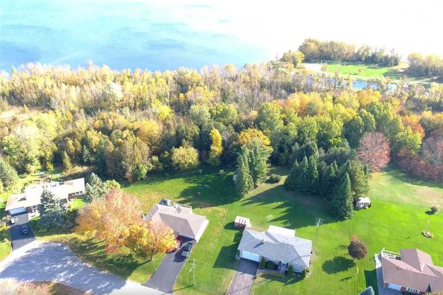 320 Sail Vista Dr, House detached with 2 bedrooms, 1 bathrooms and 6 parking in Kawartha Lakes ON | Image 10