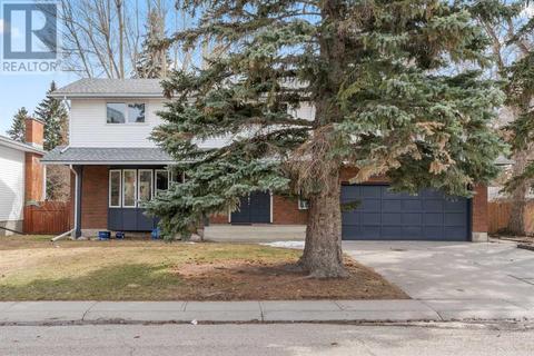 2419 Usher Road Nw, House detached with 4 bedrooms, 2 bathrooms and 4 parking in Calgary AB | Card Image