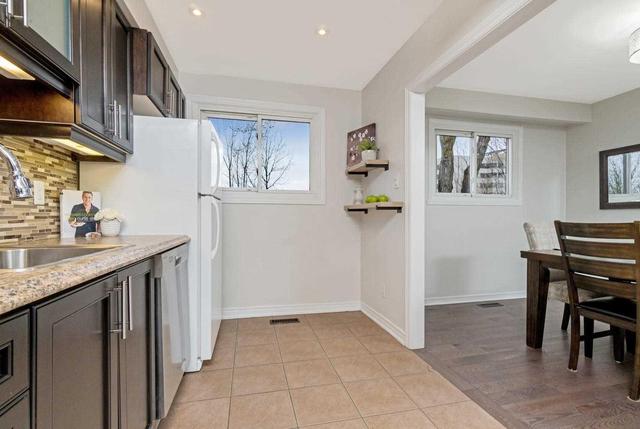 3 - 64 Bronte St S, Townhouse with 3 bedrooms, 2 bathrooms and 2 parking in Milton ON | Image 11