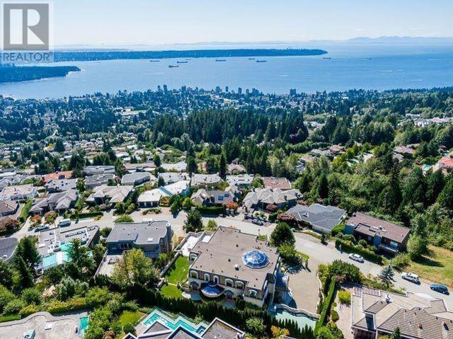 1471 Bramwell Road, House detached with 7 bedrooms, 10 bathrooms and 8 parking in West Vancouver BC | Image 2
