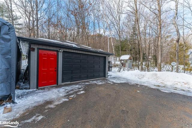 1360 Peterson Road, House detached with 3 bedrooms, 2 bathrooms and 20 parking in Minden Hills ON | Image 26