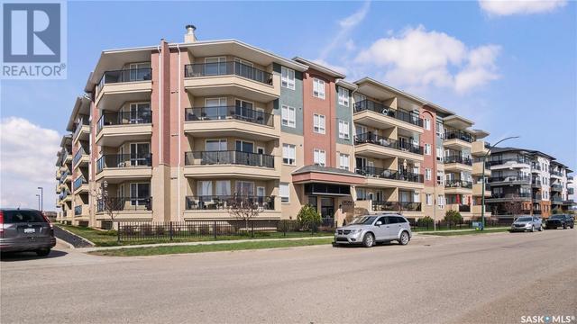 202 - 158 Pawlychenko Ln, Condo with 2 bedrooms, 2 bathrooms and null parking in Saskatoon SK | Card Image