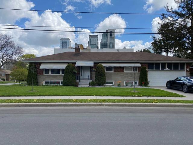 105 Betty Ann Dr, House detached with 3 bedrooms, 3 bathrooms and 4 parking in Toronto ON | Image 1