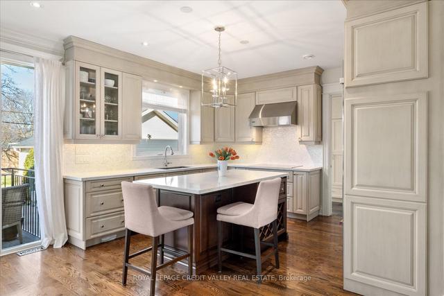 128 Laurel Ave, House detached with 4 bedrooms, 5 bathrooms and 8 parking in Toronto ON | Image 7