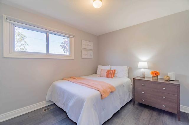 4443 Queensway Gdns, House detached with 3 bedrooms, 2 bathrooms and 3 parking in Niagara Falls ON | Image 3