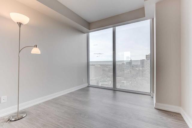 1105 - 181 Dundas St E, Condo with 2 bedrooms, 1 bathrooms and 0 parking in Toronto ON | Image 7