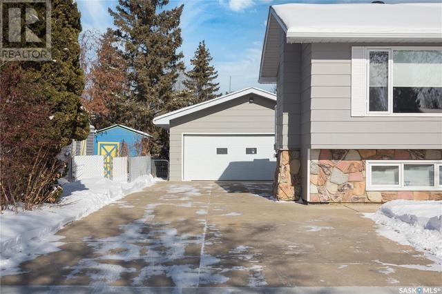 1062 Wyllie Crescent, House detached with 4 bedrooms, 2 bathrooms and null parking in Prince Albert SK | Image 2