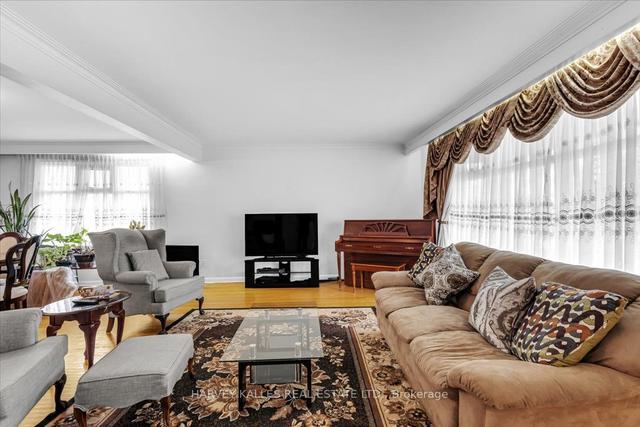 20 Hearthstone Cres, House detached with 4 bedrooms, 3 bathrooms and 10 parking in Toronto ON | Image 23