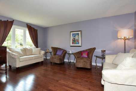 3634 Baird Crt, House detached with 4 bedrooms, 3 bathrooms and 4 parking in Mississauga ON | Image 2
