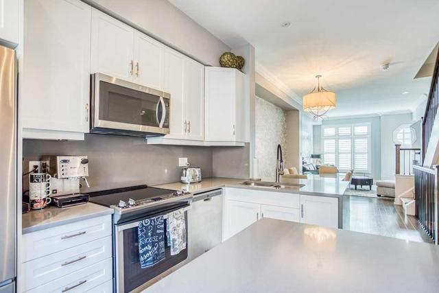 50 - 275 Royalton Common, House attached with 3 bedrooms, 3 bathrooms and 2 parking in Oakville ON | Image 4