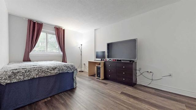 55 - 130 Ling Rd, Townhouse with 3 bedrooms, 2 bathrooms and 1 parking in Toronto ON | Image 16
