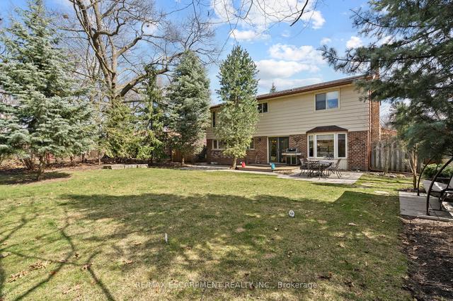 209 Grove Park Dr, House detached with 4 bedrooms, 4 bathrooms and 6 parking in Burlington ON | Image 18