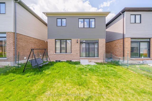 166 Cactus Cres, House detached with 3 bedrooms, 3 bathrooms and 3 parking in Hamilton ON | Image 32