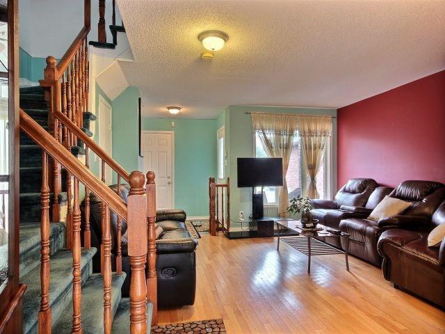 864 Nesting Way, House attached with 3 bedrooms, 2 bathrooms and 2 parking in Ottawa ON | Image 4