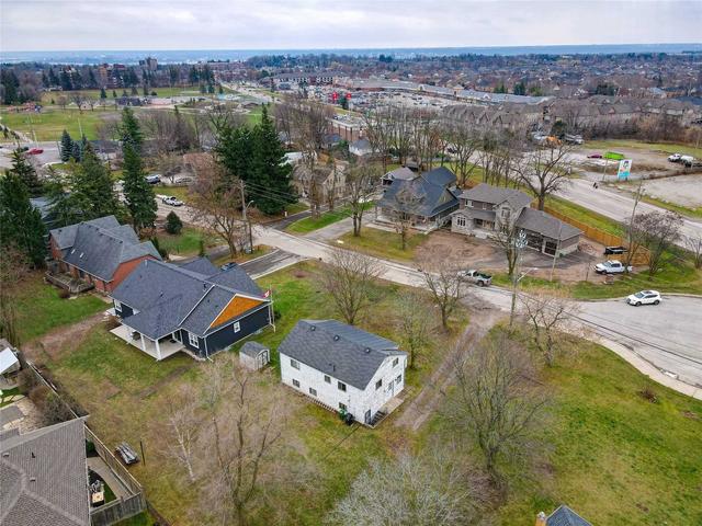 346 Main St N, House detached with 4 bedrooms, 1 bathrooms and 6 parking in Hamilton ON | Image 7