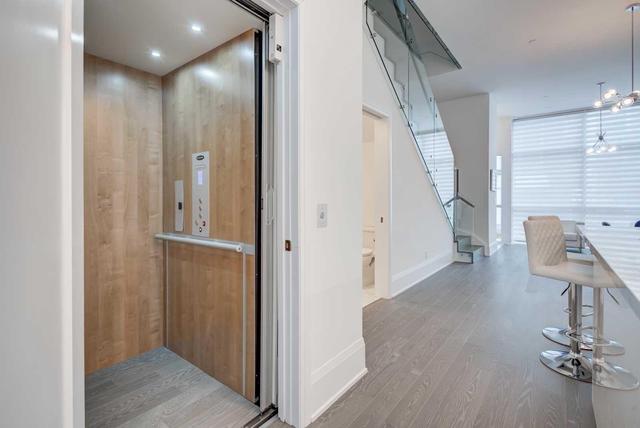 Th07 - 101 Erskine Ave, Townhouse with 3 bedrooms, 4 bathrooms and 3 parking in Toronto ON | Image 7