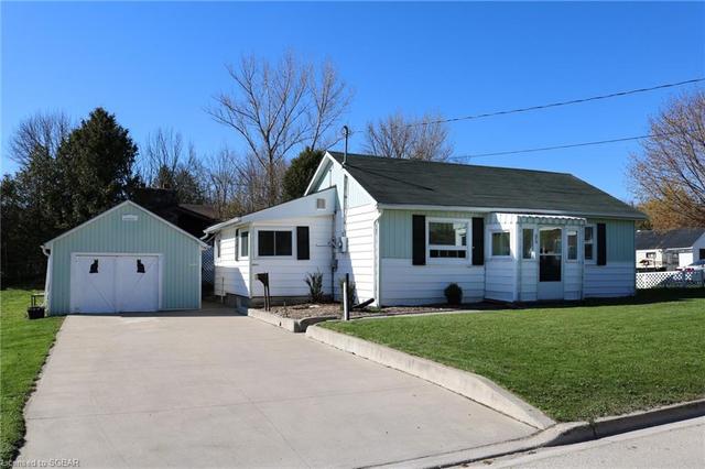 99 Margaret Street, House detached with 2 bedrooms, 1 bathrooms and 2 parking in Meaford ON | Image 1