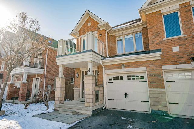 16 Expedition Cres, House attached with 3 bedrooms, 3 bathrooms and 2 parking in Whitchurch Stouffville ON | Card Image