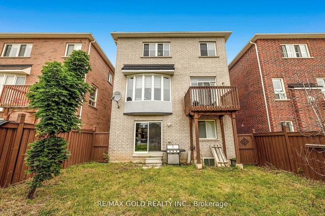 12 Torraville St W, House detached with 4 bedrooms, 6 bathrooms and 6 parking in Brampton ON | Image 35