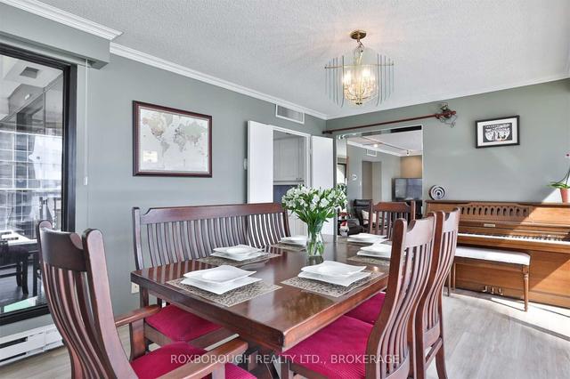 1318 - 55 Harbour Sq, Condo with 2 bedrooms, 2 bathrooms and 1 parking in Toronto ON | Image 34