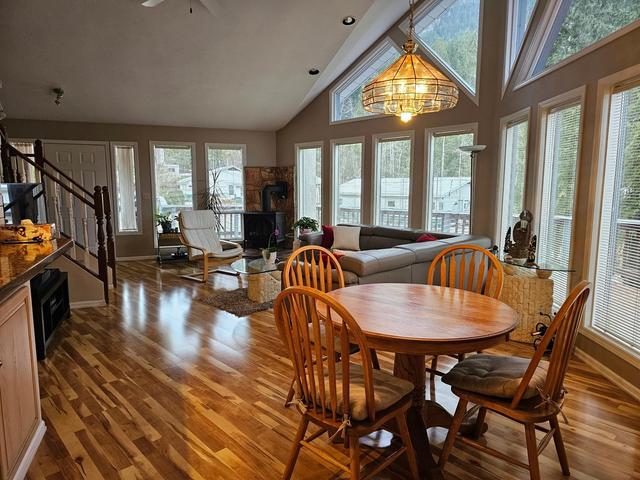 3433 Highway 6, House detached with 3 bedrooms, 3 bathrooms and 20 parking in Central Kootenay E BC | Image 9