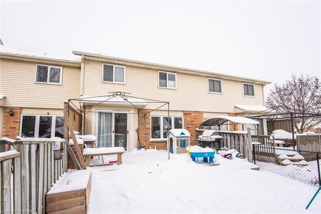 421 Downsview Place, House semidetached with 3 bedrooms, 2 bathrooms and 3 parking in Waterloo ON | Image 36