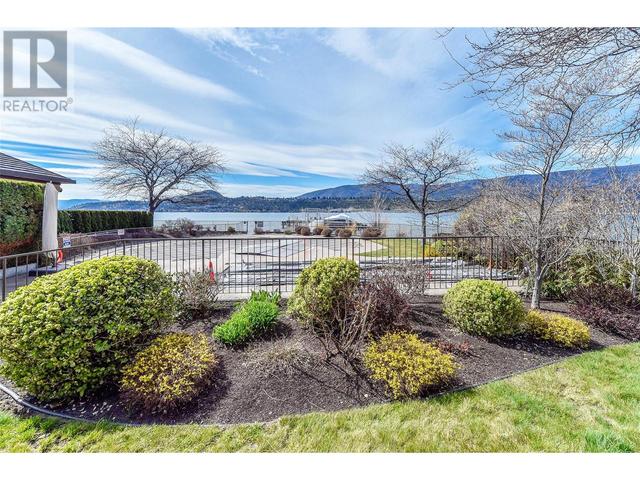8 - 2368 Abbott Street, House detached with 3 bedrooms, 2 bathrooms and 2 parking in Kelowna BC | Image 32