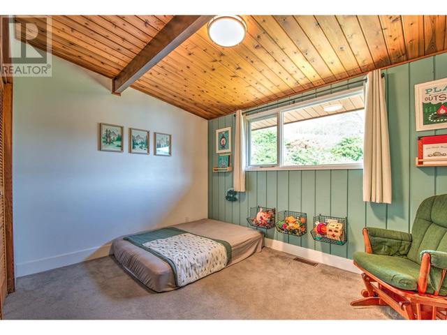 7327 Tronson Road, House detached with 3 bedrooms, 2 bathrooms and 3 parking in Vernon BC | Image 14