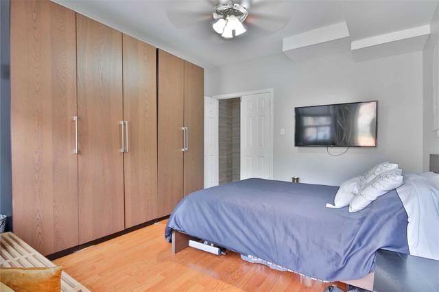 686 Gerrard St E, House attached with 3 bedrooms, 4 bathrooms and 0 parking in Toronto ON | Image 3