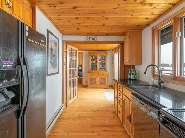 1048 Lawland Heights Rd, House detached with 2 bedrooms, 2 bathrooms and 6 parking in Gravenhurst ON | Image 8