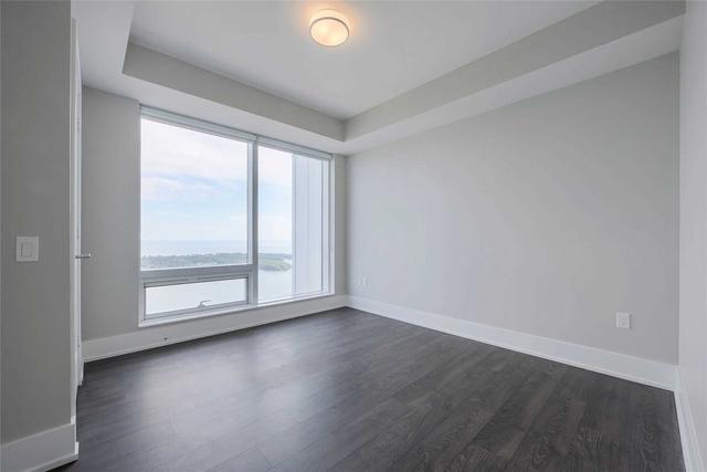 5705 - 10 York St, Condo with 2 bedrooms, 2 bathrooms and 1 parking in Toronto ON | Image 5
