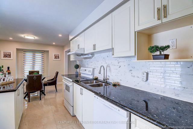 81 Upton Cres, House attached with 3 bedrooms, 4 bathrooms and 6 parking in Markham ON | Image 34