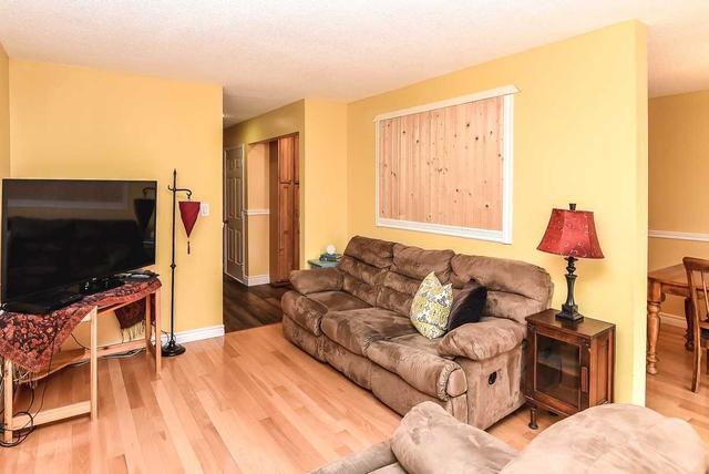 66 - 1 Royalwood Crt, Townhouse with 3 bedrooms, 2 bathrooms and 2 parking in Hamilton ON | Image 7