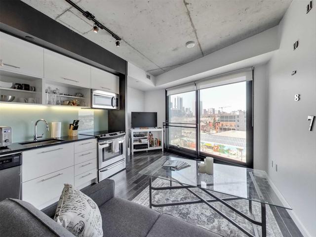 724 - 51 Trolley Cres, Condo with 1 bedrooms, 1 bathrooms and 0 parking in Toronto ON | Image 1