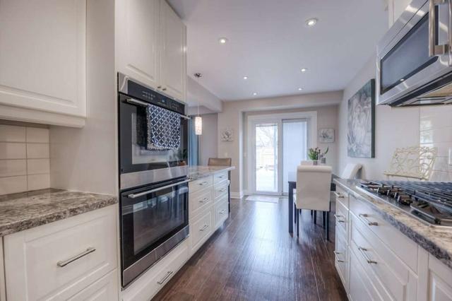 347 Howell Rd, House attached with 3 bedrooms, 2 bathrooms and 2 parking in Oakville ON | Image 7