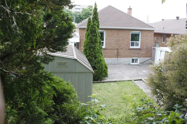 125 North Woodrow Blvd, House detached with 2 bedrooms, 2 bathrooms and 3 parking in Toronto ON | Image 4