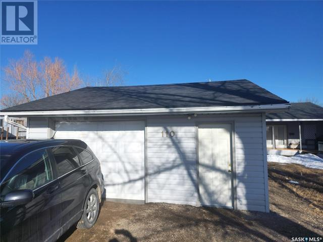 110 Wetmore Street N, Home with 3 bedrooms, 1 bathrooms and null parking in Rouleau SK | Image 2