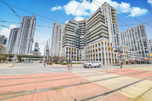 1010 - 410 Queens Quay West Blvd, Condo with 1 bedrooms, 1 bathrooms and 1 parking in Toronto ON | Image 1