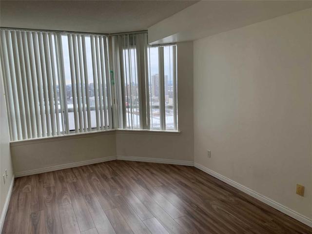 1614 - 135 Hillcrest Ave, Condo with 2 bedrooms, 1 bathrooms and 1 parking in Mississauga ON | Image 6