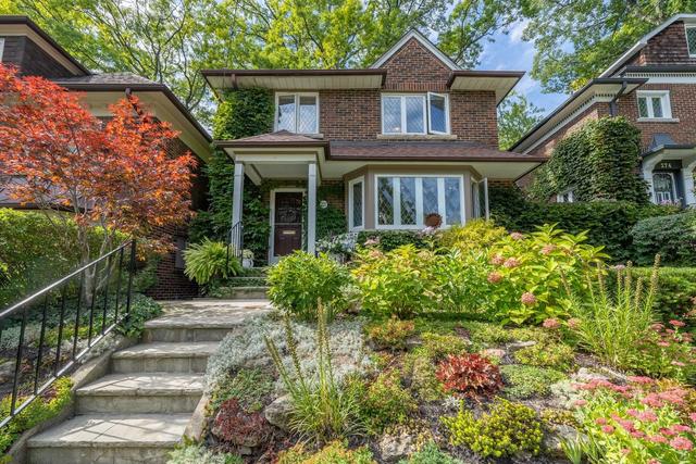 272 Glen Manor Dr W, House detached with 4 bedrooms, 2 bathrooms and 3 parking in Toronto ON | Image 1
