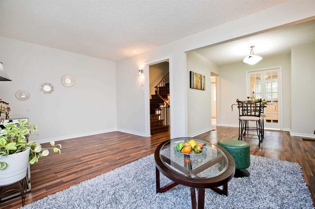 1 Thimble Berry Way, Townhouse with 3 bedrooms, 3 bathrooms and 2 parking in Toronto ON | Image 3