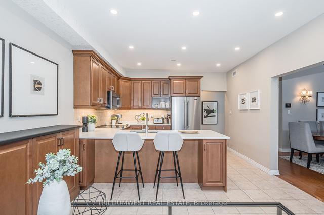 10 - 254 Summerfield Dr, Townhouse with 2 bedrooms, 4 bathrooms and 4 parking in Guelph ON | Image 4
