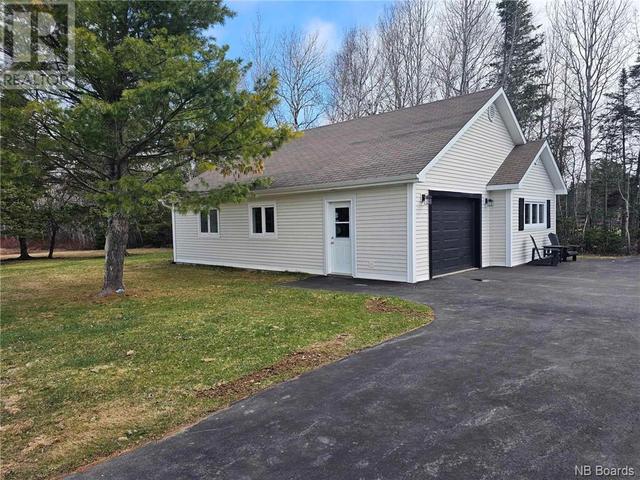 3294 Route 180, House detached with 3 bedrooms, 2 bathrooms and null parking in Bathurst NB | Image 10