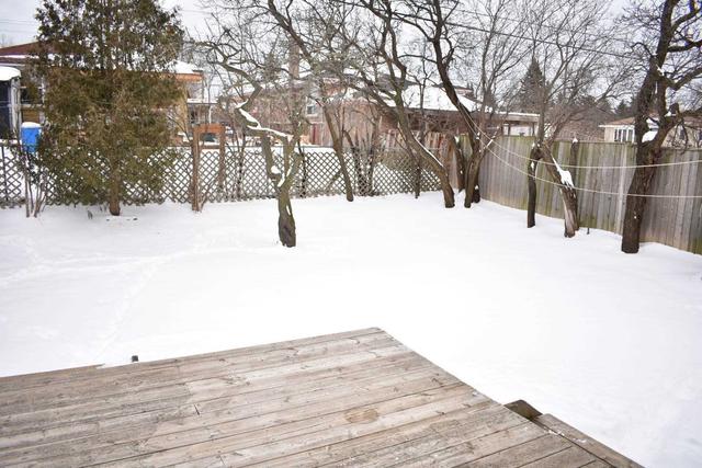 35 Kencliff Cres, House detached with 3 bedrooms, 2 bathrooms and 5 parking in Toronto ON | Image 6