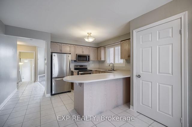 22 Parnell Cres, House detached with 2 bedrooms, 1 bathrooms and 3 parking in Whitby ON | Image 5