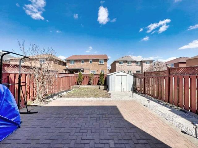 7025 Dunrobin Way, House semidetached with 3 bedrooms, 4 bathrooms and 5 parking in Mississauga ON | Image 32