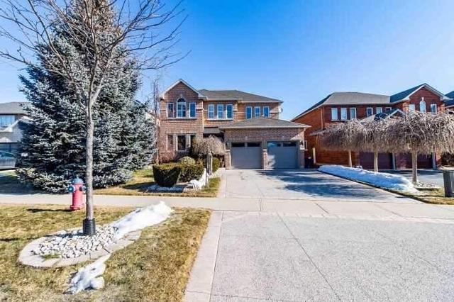2241 Proudfoot Tr E, House detached with 4 bedrooms, 5 bathrooms and 6 parking in Oakville ON | Image 1