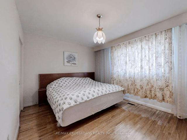 45 Pineway Blvd, House detached with 4 bedrooms, 3 bathrooms and 4 parking in Toronto ON | Image 11
