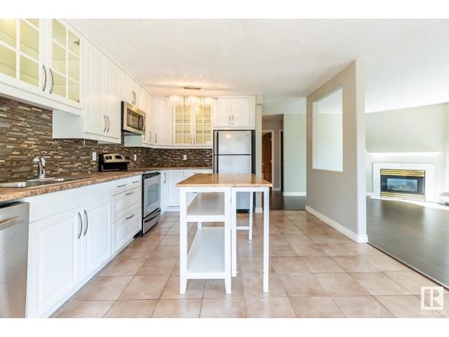 202 - 12205 111 Av Nw, Condo with 2 bedrooms, 2 bathrooms and 1 parking in Edmonton AB | Image 1